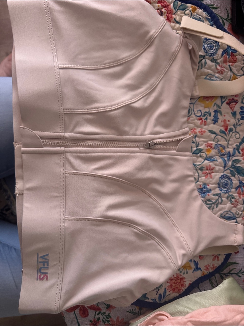 VFUS sports bra, beige color